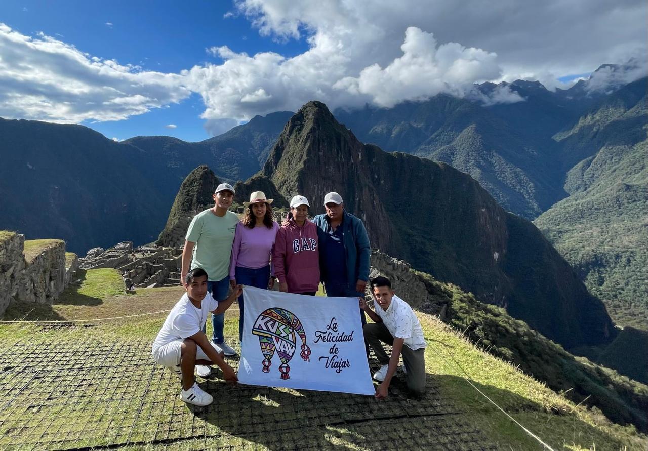 Viajeros de Kusiyay Tours en Machu Picchu